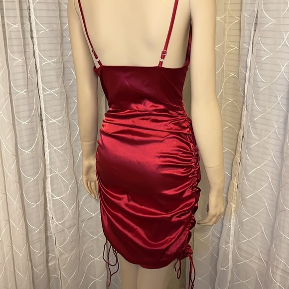 Red Satin Ruched Hem Sleeveless Dress - Picture 6 of 10
